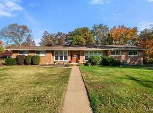 1572 N Woodlawn Ave, Saint Louis, MO 63122