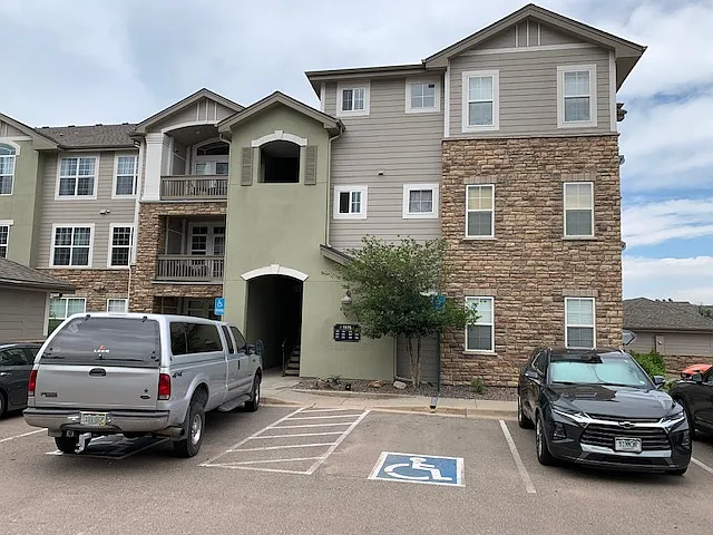 1575 Olympia Cir #204