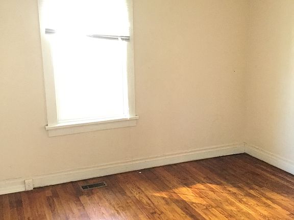 4th image of 4014 Seahorn Ave