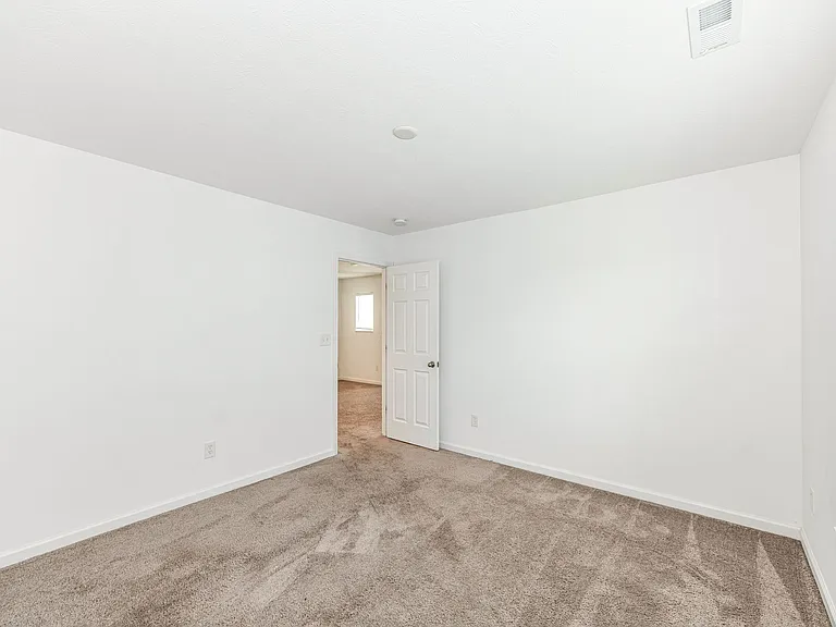 5051 Maywood Dr — Photo 13