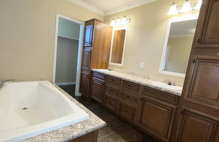 758 Green Rd — Photo 3