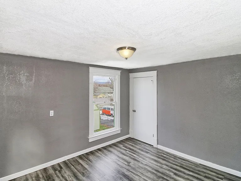 1144 Grand Ave — Photo 32