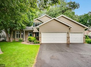 530 Dorland Rd S, Maplewood, MN 55119