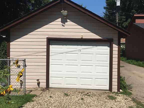 1 car garage.