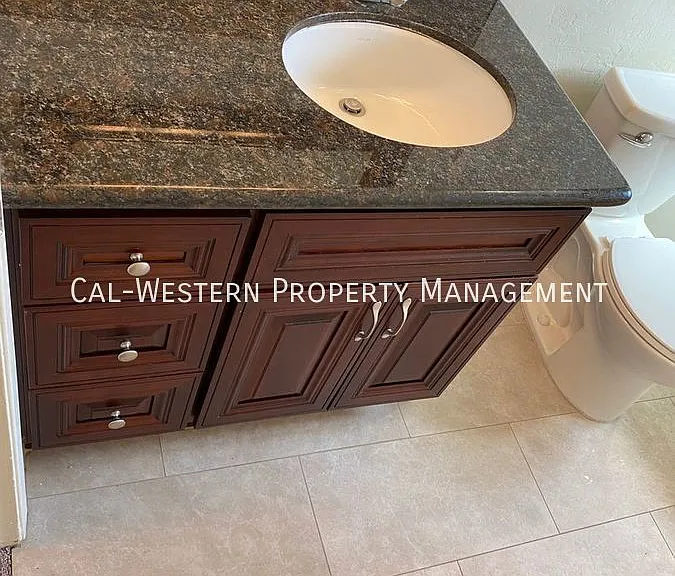 3210 Myles Ct #3 — Photo 8