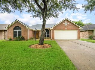 5213 Glenpark Dr, La Porte, TX 77571
