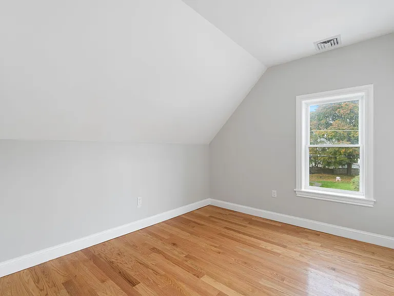 31 Saint Casimir Ave #2 — Photo 4