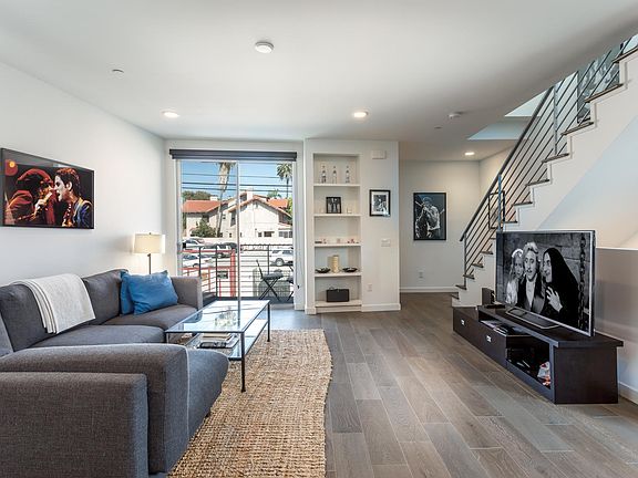 3rd image of 1923 N Gower St