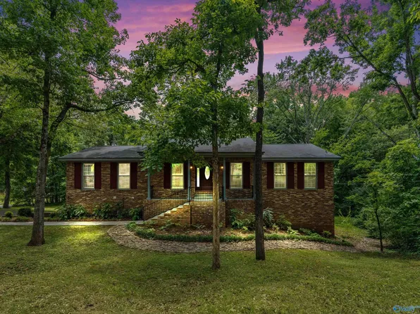 718 Versailles Dr SE, Huntsville, AL 35803