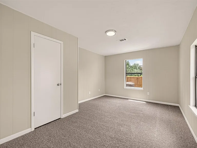 2303 N Cleveland St — Photo 19