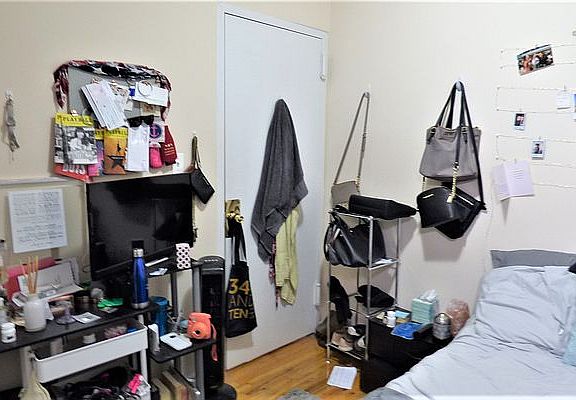 5th image of 330 E 84th St APT 5R
