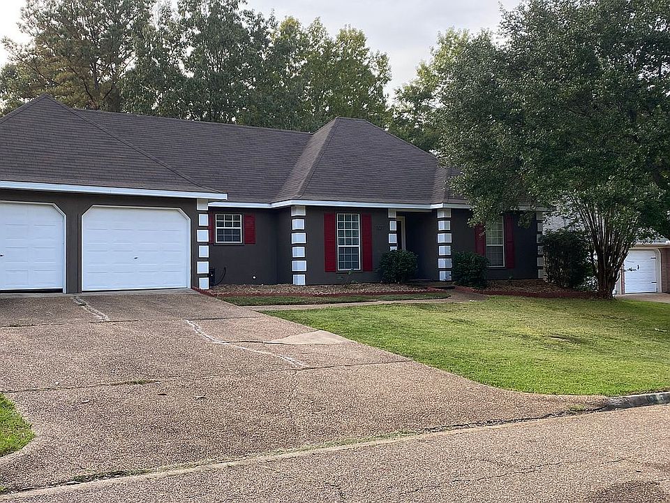 2nd image of 307 Arlington Cir