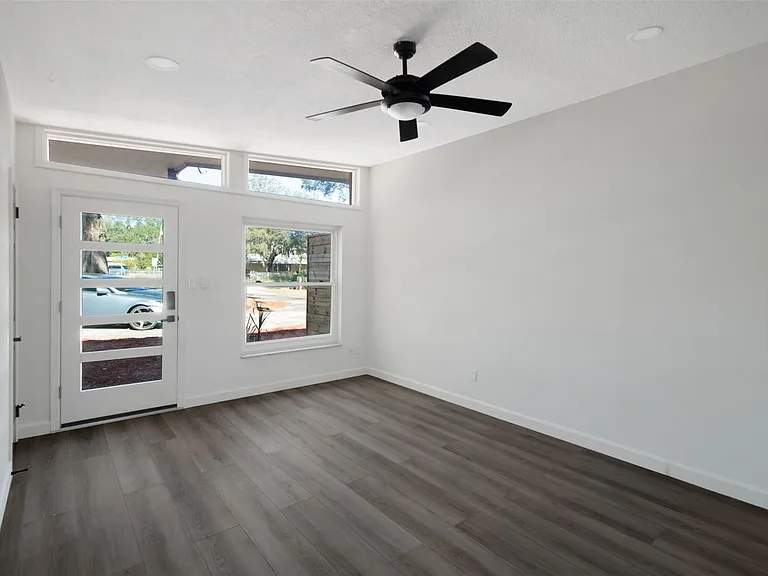 1219 Lakeside Dr #1219 — Photo 3