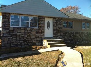 128 Edgewood Ln, Brookhaven, PA