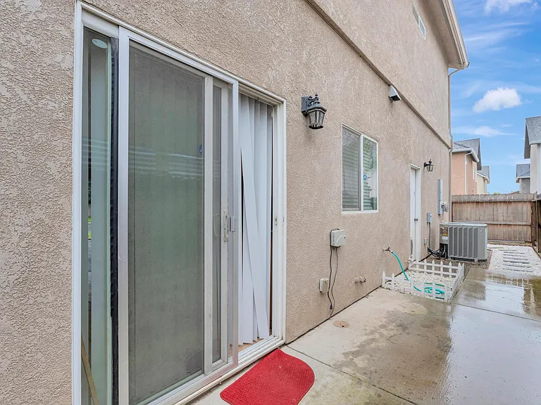 1061 Vermont Ave — Photo 35