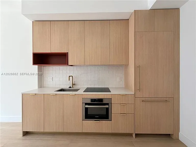 90 NE 32nd St #209 — Photo 3