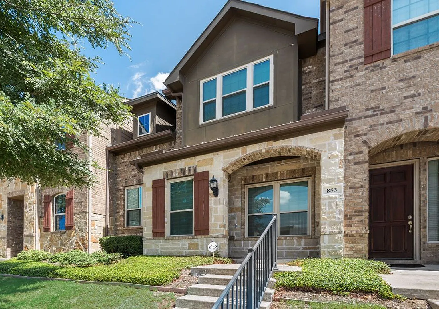 **Suburban Elegance in the Heart of Richardson** — Photo 3
