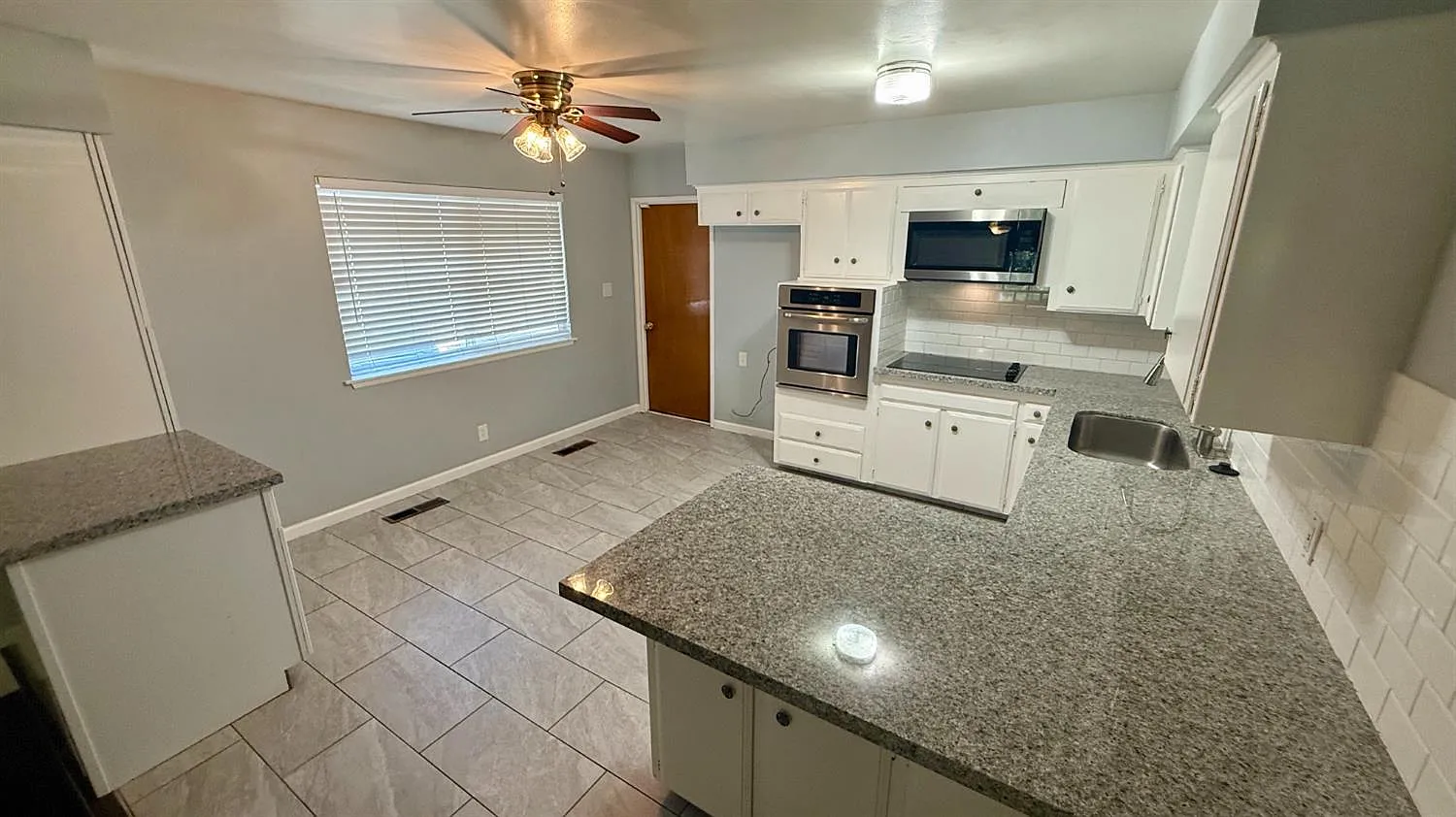 3 bed, 1502 sqft, $2,295 — Photo 3