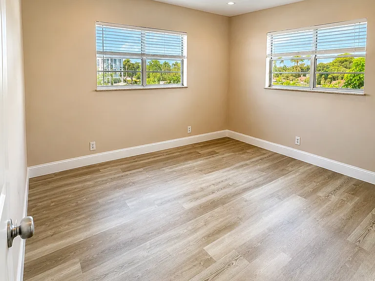 1607 Arthur St #304 — Photo 5