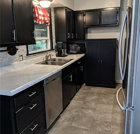 4th image of 228 Willard Ave