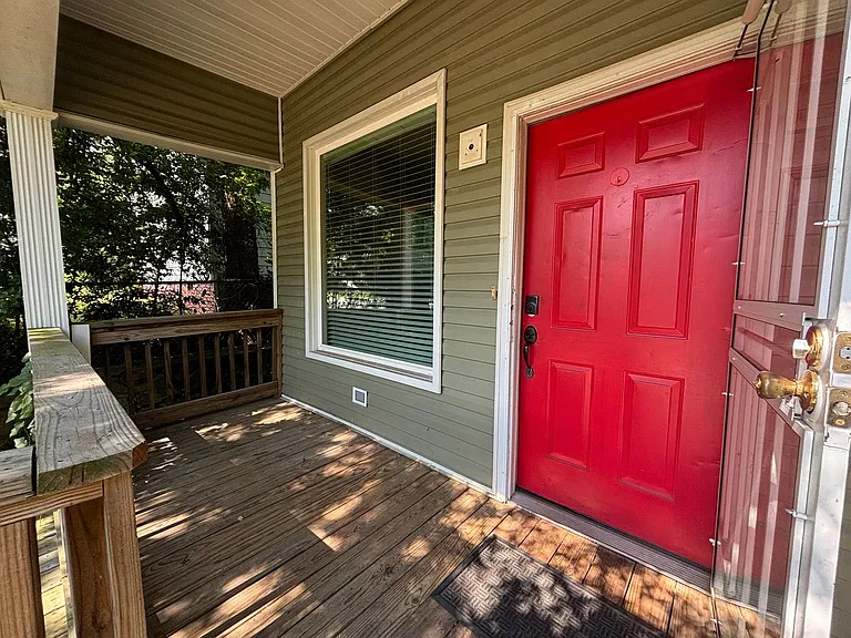 320 S Oak St — Photo 4