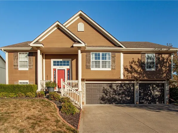 8912 SW 10th St, Blue Springs, MO 64064