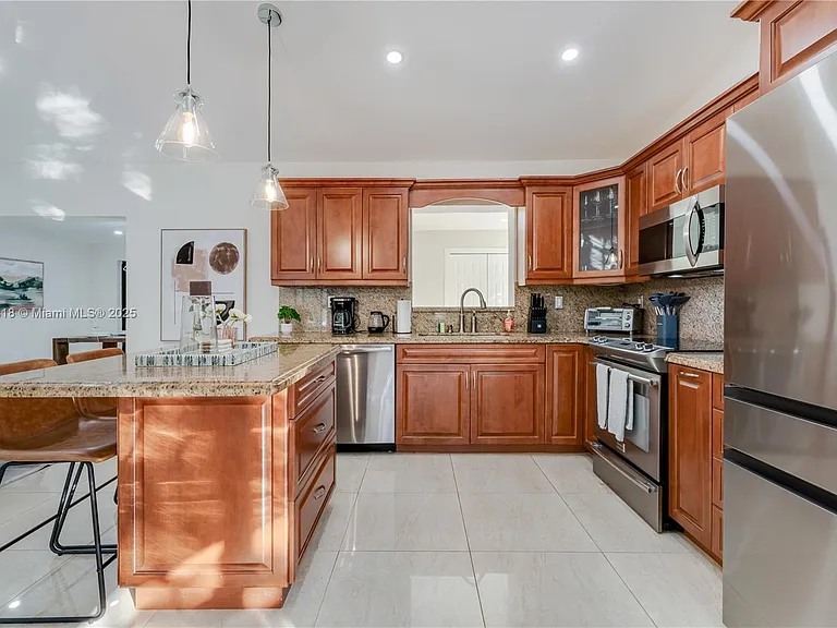 14517 SW 98th Ter — Photo 11