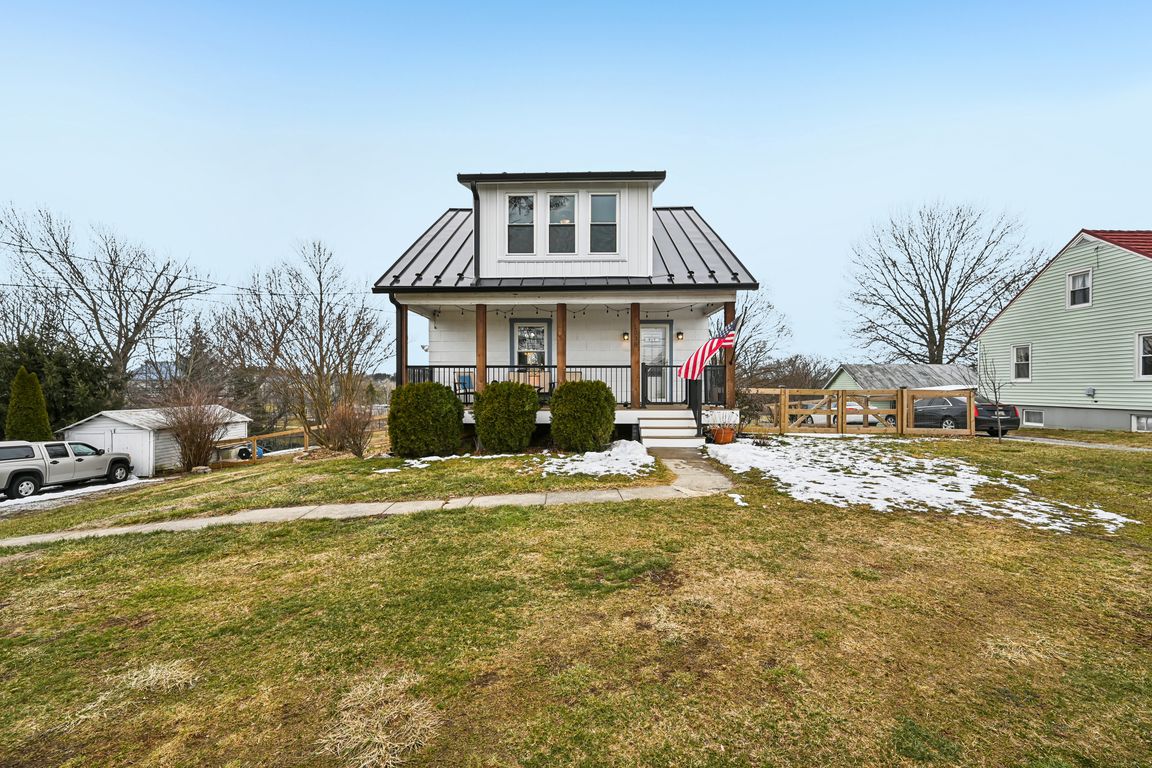 Green Valley Rd-S2702-001r.jpg