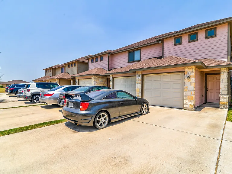 Stone Oak Townhomes — Photo 11