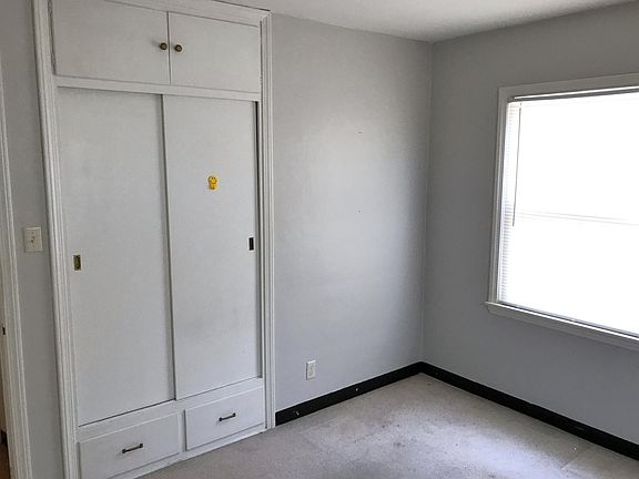 3rd image of 2135 Suncrest Cir
