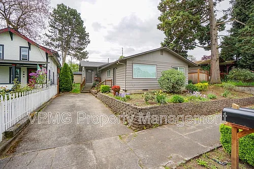 609 W McLoughlin Blvd Photo 1 609 W McLoughlin Blvd Photo 1