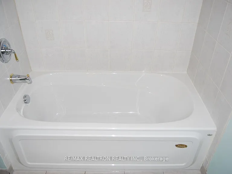 9 Stanwell Dr — Photo 14