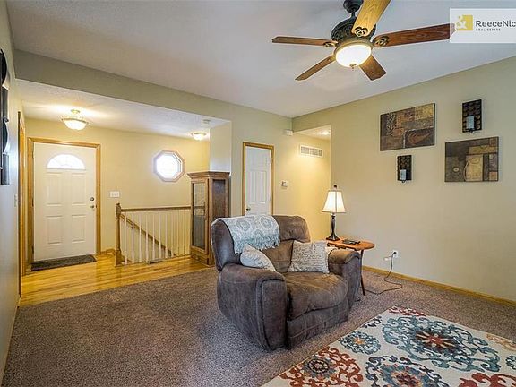 3rd image of 2011 NE Summerfield Ln