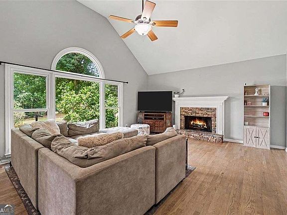 5th image of 148 Stanbrough Dr