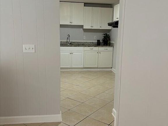 5th image of 10622 AKERS Drive N