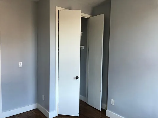 Rented by Aron Fried, LREB | media 32