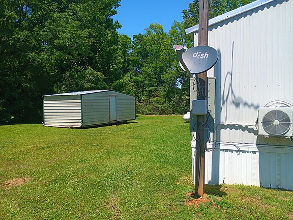 3rd image of 707 Cooper Rd