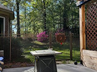 180 Holloman Dr, Columbus, MS 39705