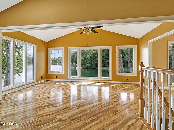 2nd image of 50 Hickory Cove Ln