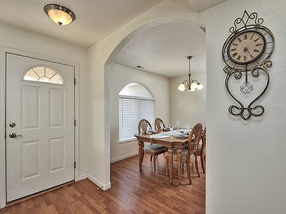 Classic Entry, Formal Dining!