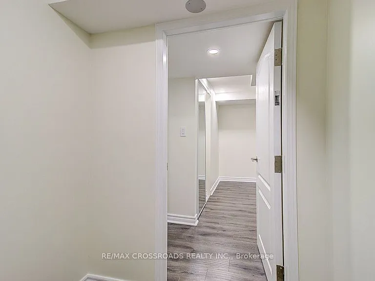 55 Gondola Cres — Photo 4