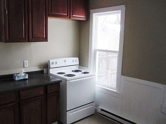3rd image of 897 Edmund Avenue