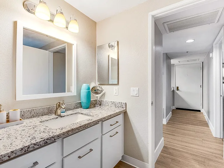 Gateway Park - 55+ Active Adult Apartments — Photo 16