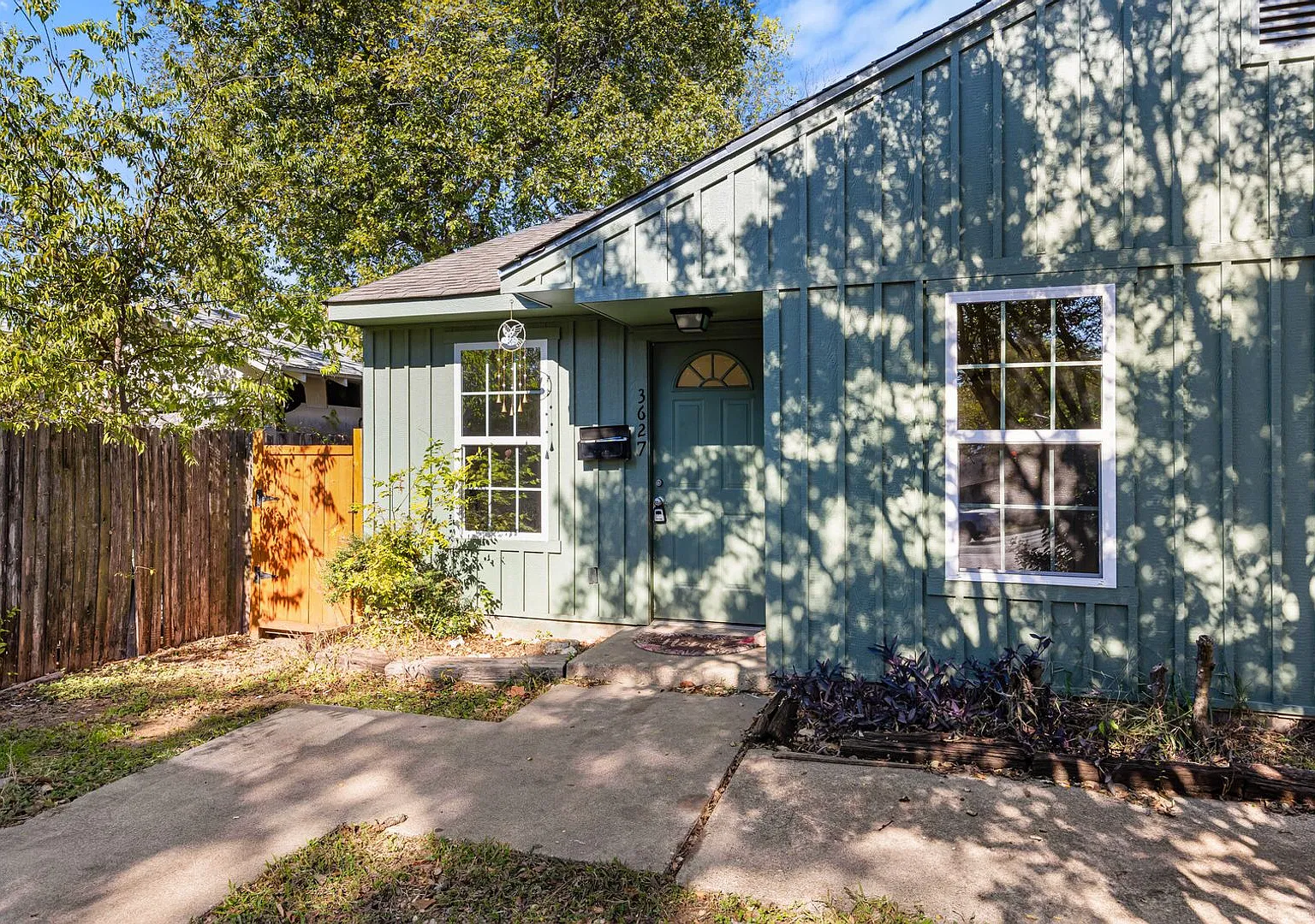 3627 Colcord Avenue — Photo 1