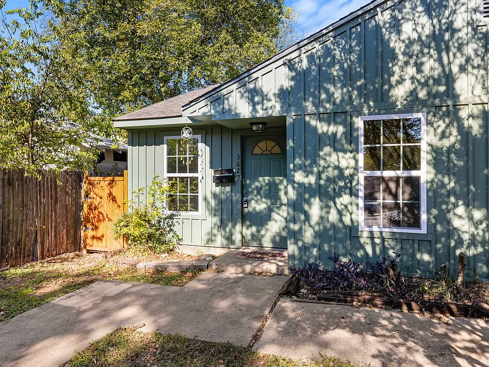 3627 Colcord Ave