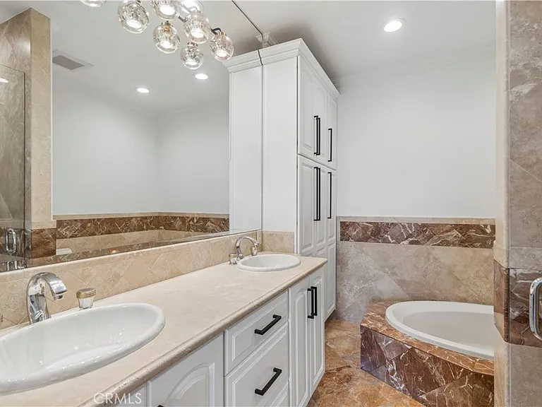 1516 Pacific Coast Hwy #304 — Photo 17
