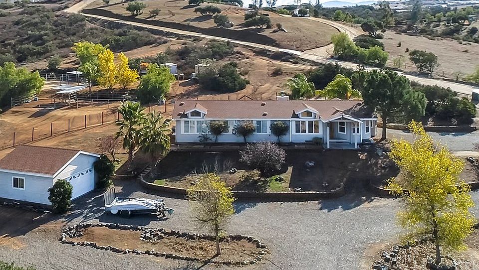 1st image of 39150 Calle Portillo