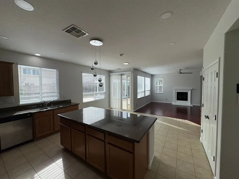 7916 Splendid Way — Photo 7