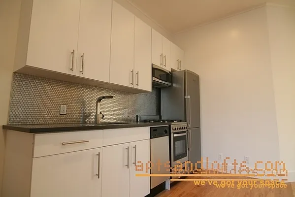 Rented by aptsandlofts.com | media 35