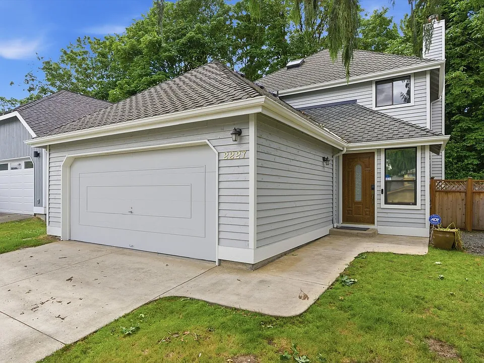 2227 SE 8th Pl